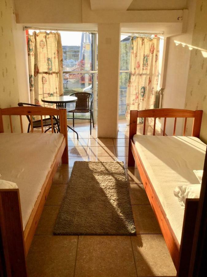 Harbour Hub Hostel タリン エクステリア 写真